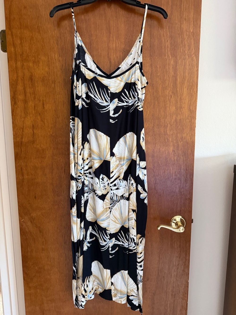 Karen Kane Black and Cream Tropical Print Slip Dress NWOT - Picture 2 of 3
